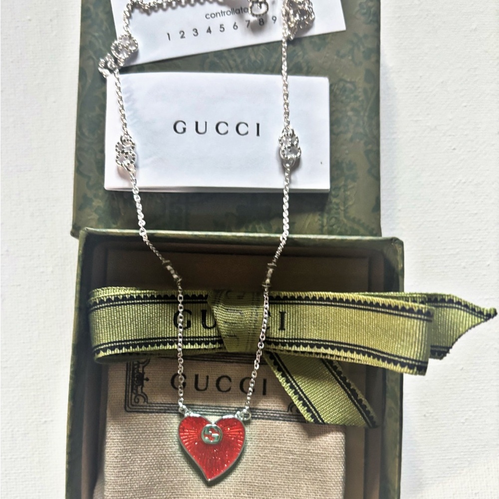 New Full Set Gucci Interlocking G Heart Necklace Silver Red Enamel Unisex - Picture 3 of 10